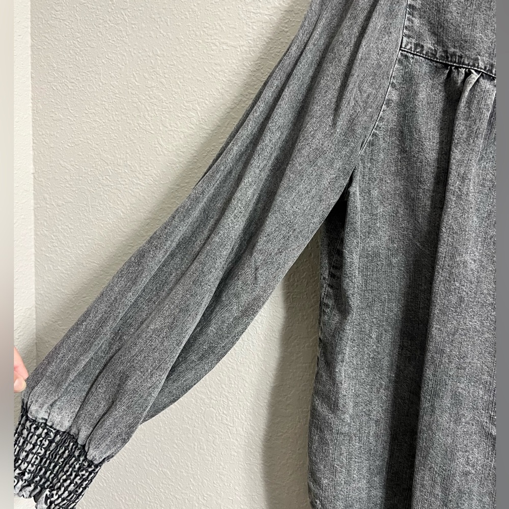 Jane and Delancey Grey Button Up Chambray Top - Picture 6 of 9